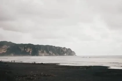 Parangkusumo Beach, an Exotic Beach Rich in Charm in Jogja